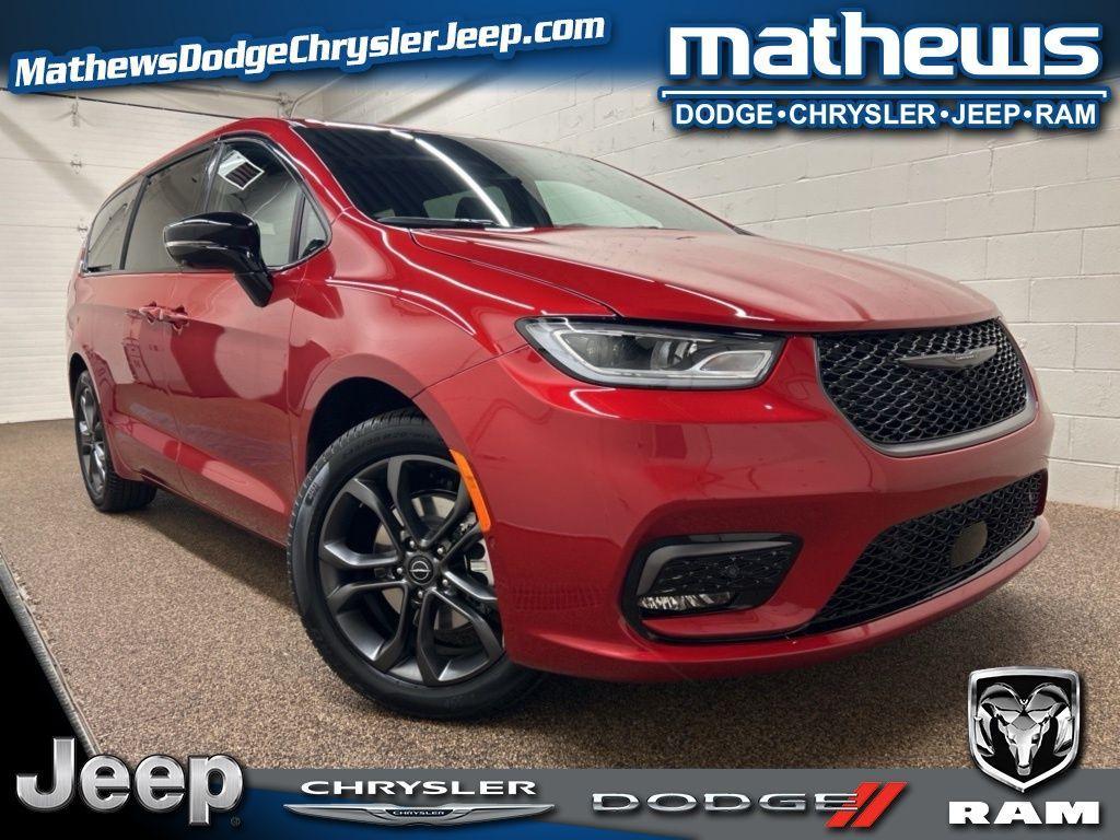 new 2026 Chrysler Pacifica car, priced at $40,543
