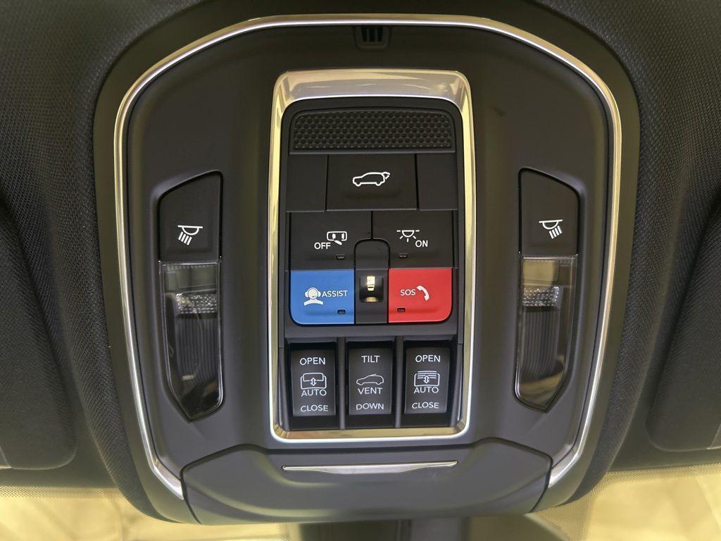 new 2026 Jeep Grand Cherokee car, priced at $49,684