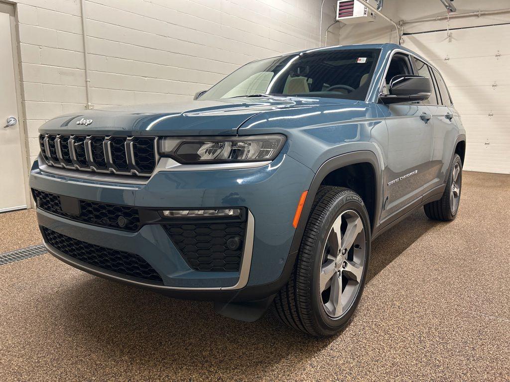 new 2026 Jeep Grand Cherokee car, priced at $49,684
