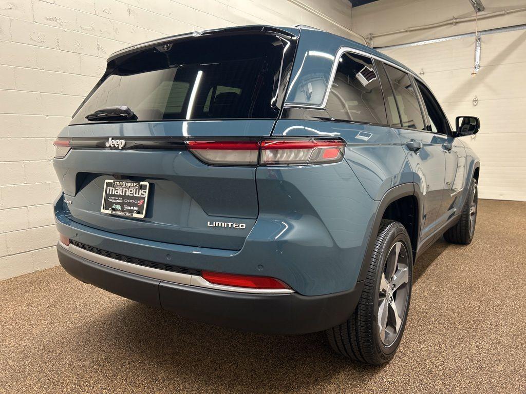 new 2026 Jeep Grand Cherokee car, priced at $49,684