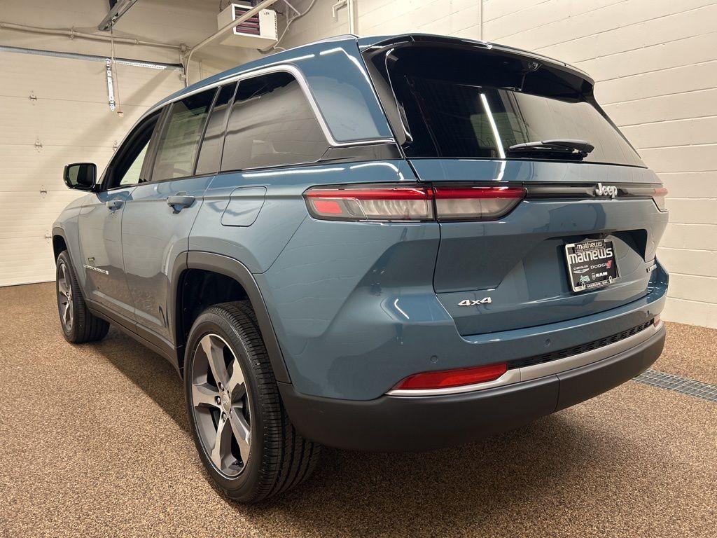 new 2026 Jeep Grand Cherokee car, priced at $49,684