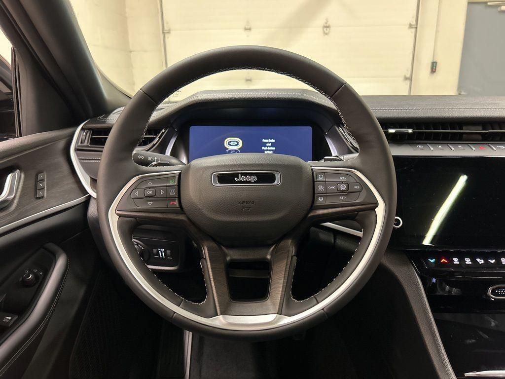new 2026 Jeep Grand Cherokee car, priced at $49,684