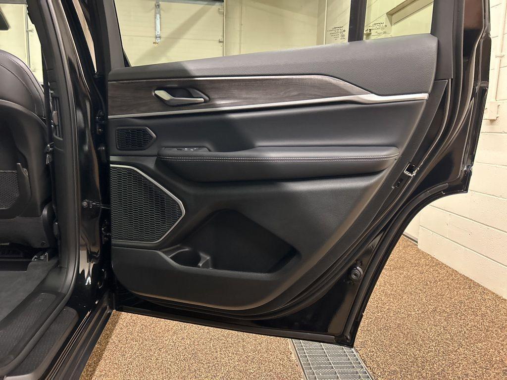 new 2026 Jeep Grand Cherokee L car, priced at $50,447