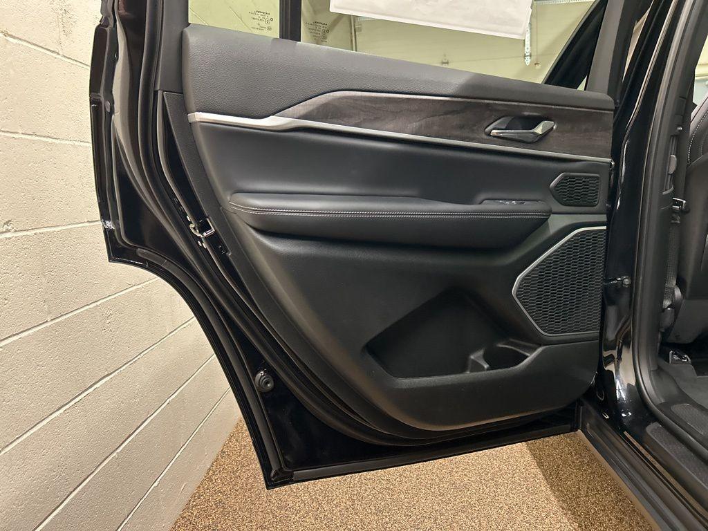new 2026 Jeep Grand Cherokee L car, priced at $50,447