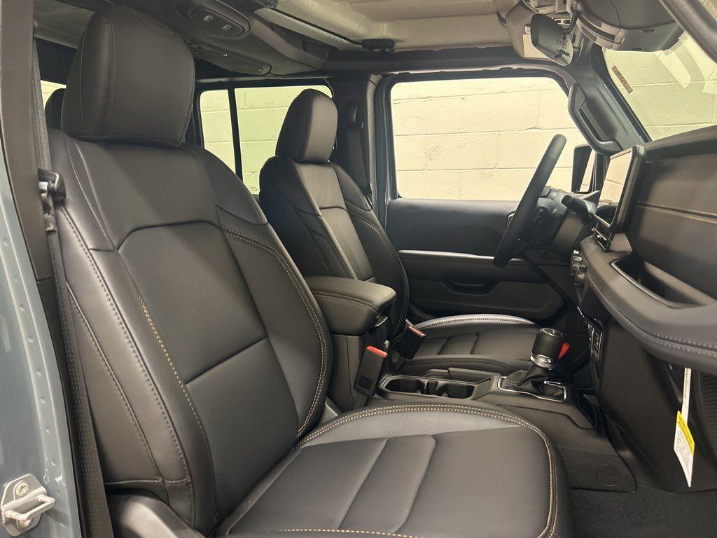 new 2026 Jeep Gladiator car, priced at $48,735