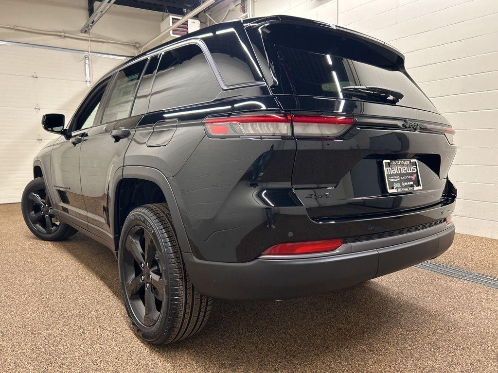 new 2026 Jeep Grand Cherokee car, priced at $48,095