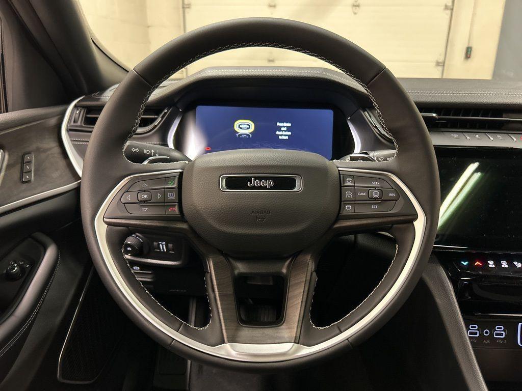 new 2026 Jeep Grand Cherokee car, priced at $48,095