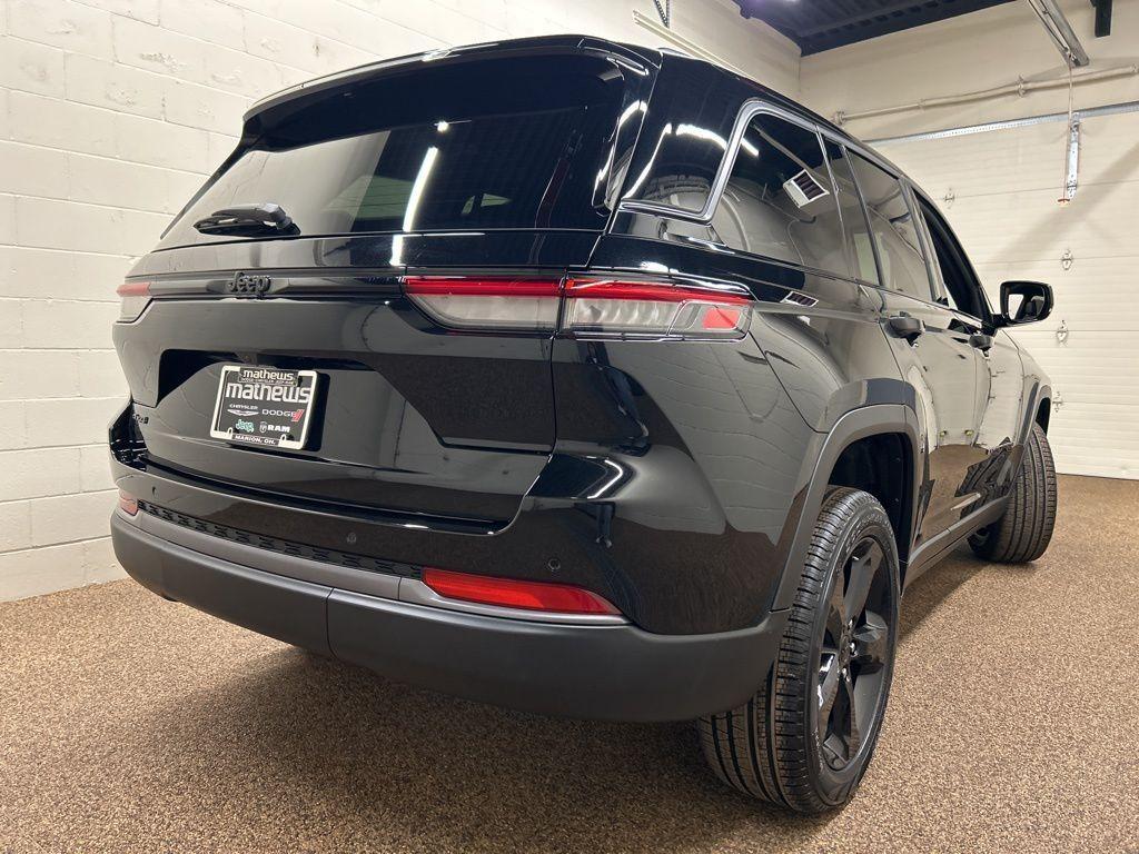 new 2026 Jeep Grand Cherokee car, priced at $48,095