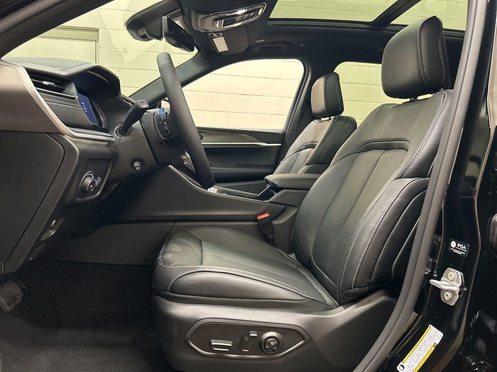 new 2026 Jeep Grand Cherokee car, priced at $51,187