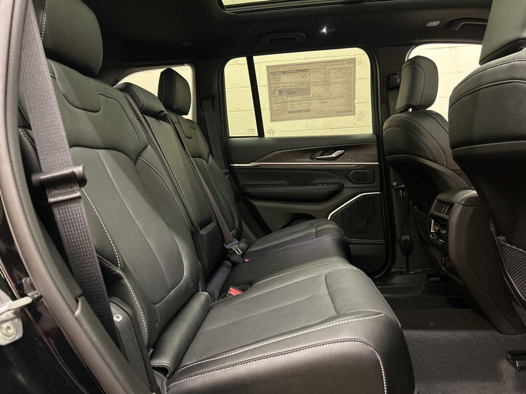 new 2026 Jeep Grand Cherokee car, priced at $51,187