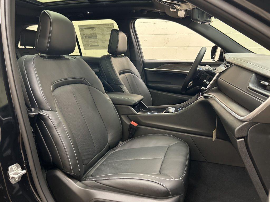 new 2026 Jeep Grand Cherokee car, priced at $51,187