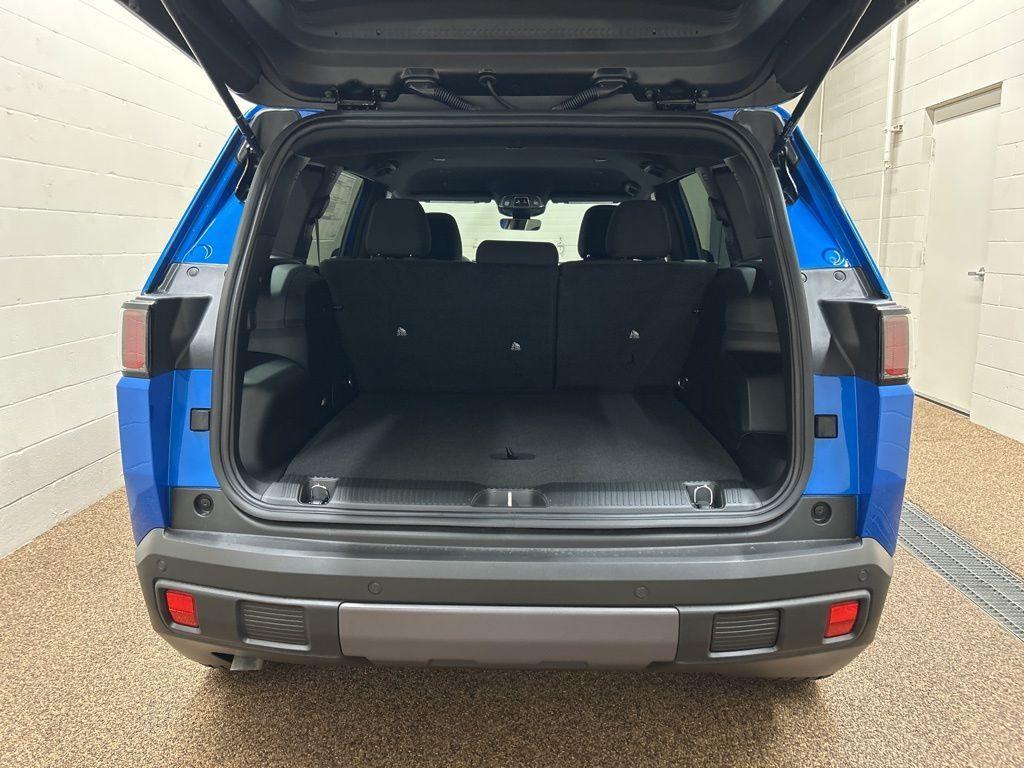 new 2026 Jeep Cherokee car, priced at $38,533