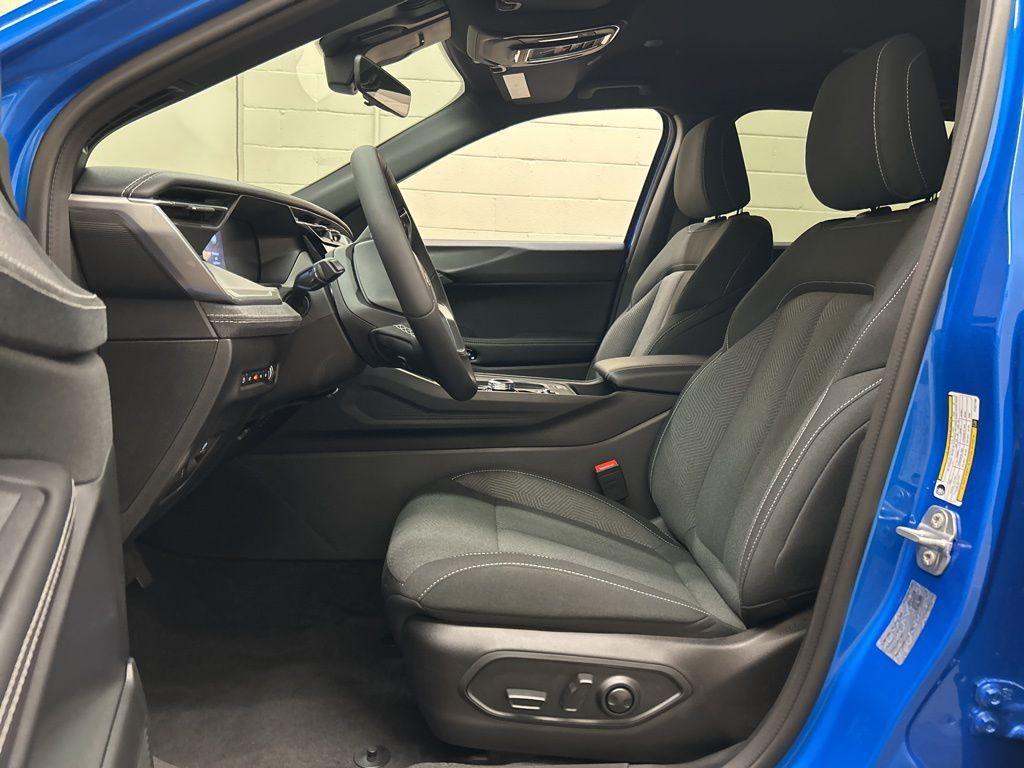 new 2026 Jeep Cherokee car, priced at $38,533