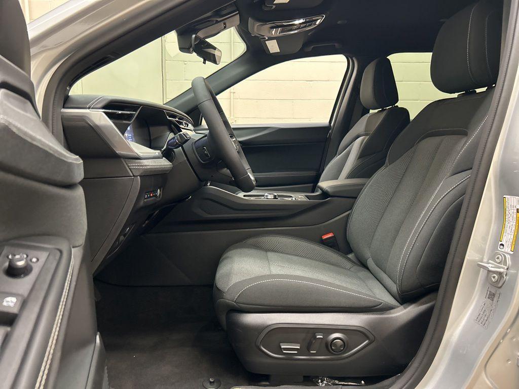 new 2026 Jeep Cherokee car, priced at $37,600