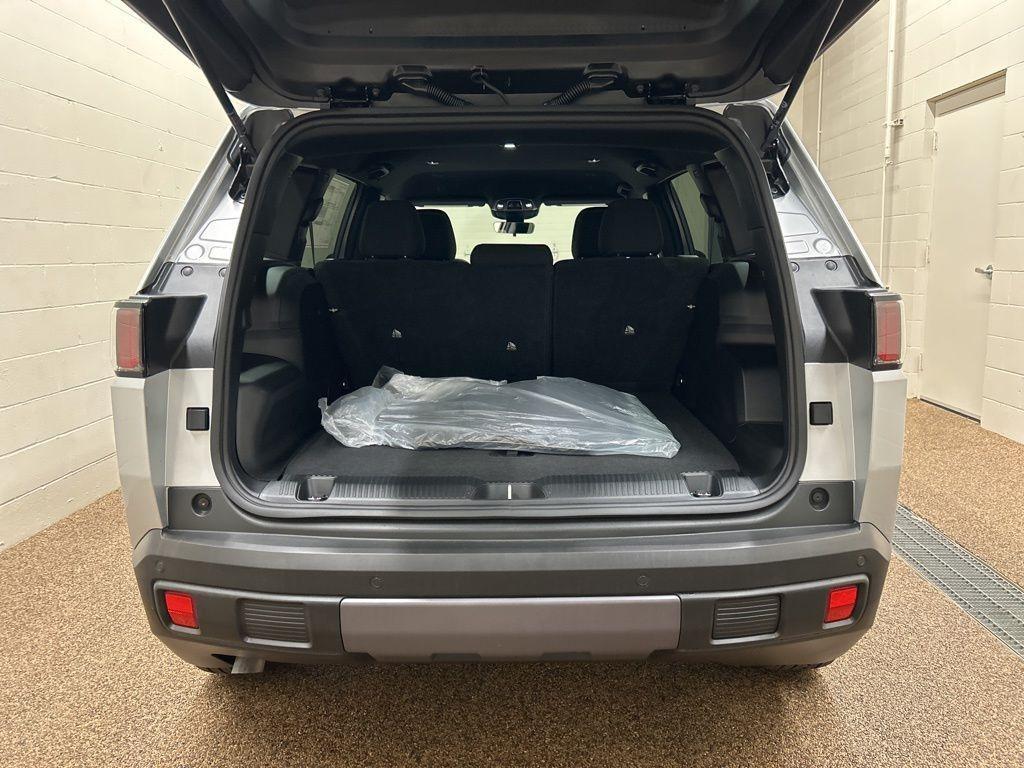 new 2026 Jeep Cherokee car, priced at $37,600