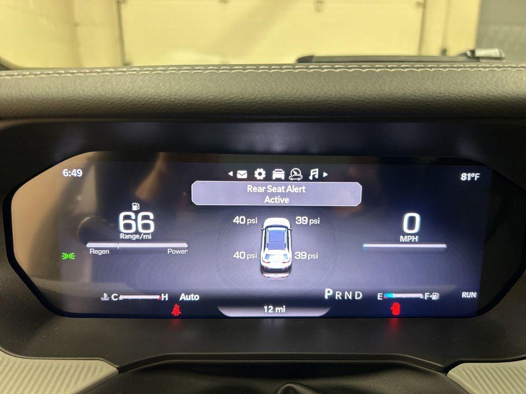 new 2026 Jeep Cherokee car, priced at $37,600