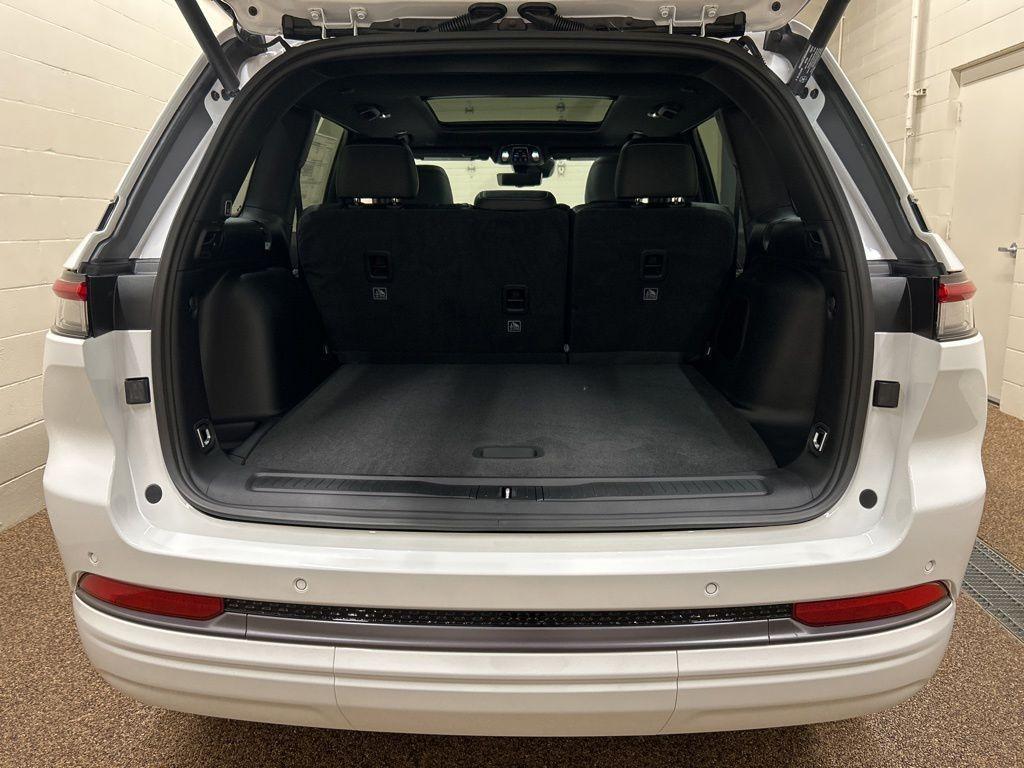 new 2026 Jeep Grand Cherokee car, priced at $50,651
