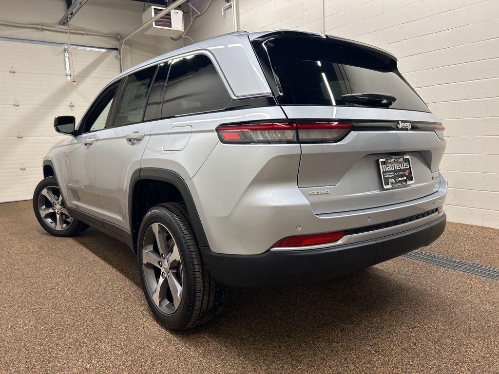 new 2026 Jeep Grand Cherokee car, priced at $47,195