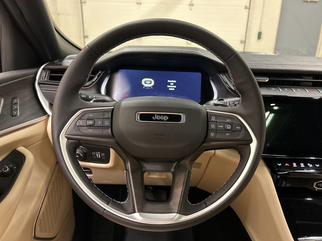 new 2026 Jeep Grand Cherokee car, priced at $47,195