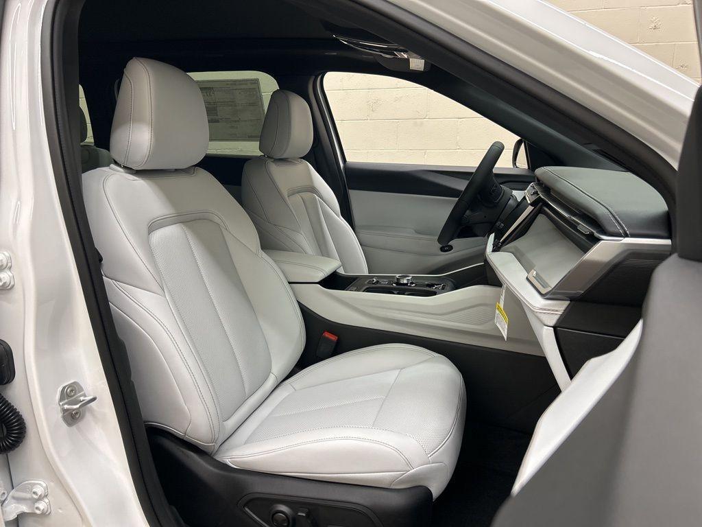 new 2026 Jeep Cherokee car, priced at $42,903