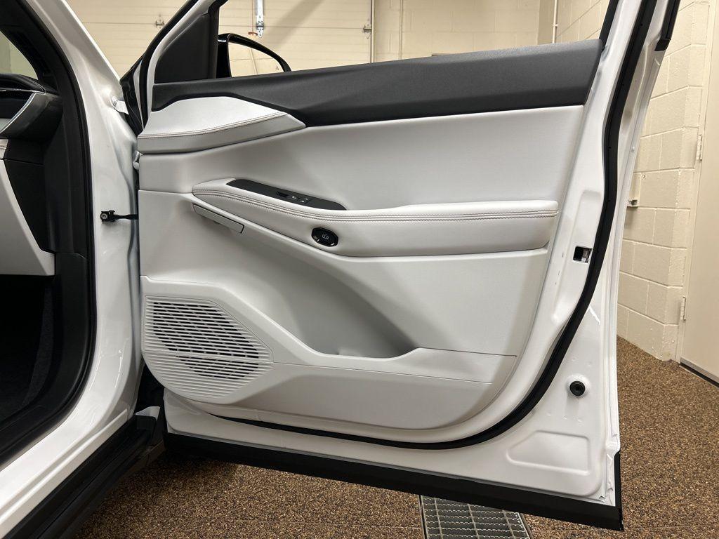 new 2026 Jeep Cherokee car, priced at $42,903