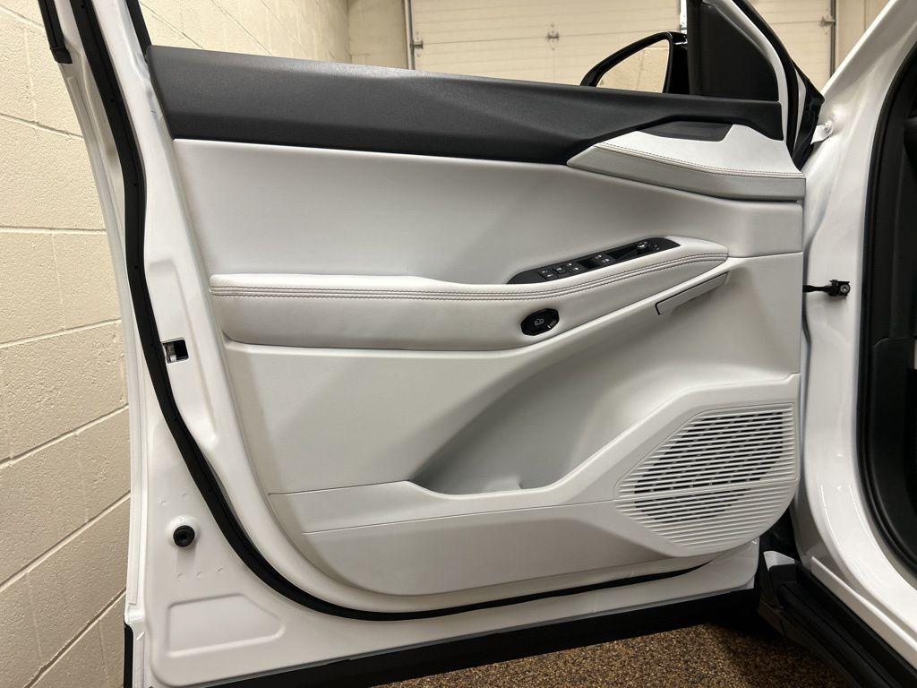 new 2026 Jeep Cherokee car, priced at $42,903