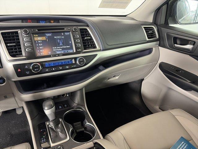 used 2018 Toyota Highlander car, priced at $22,127