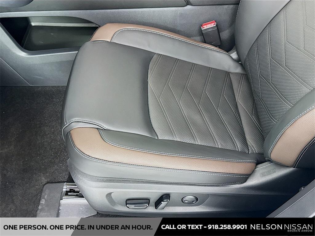 new 2025 Nissan Pathfinder car, priced at $45,282