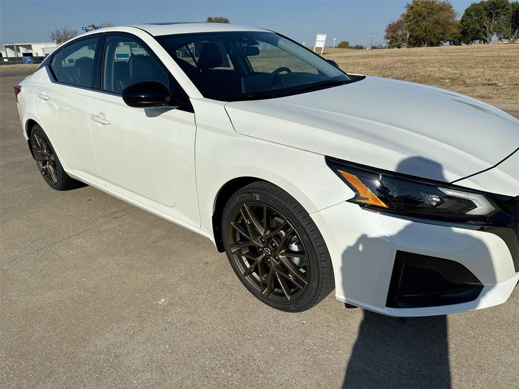 new 2025 Nissan Altima car, priced at $30,994