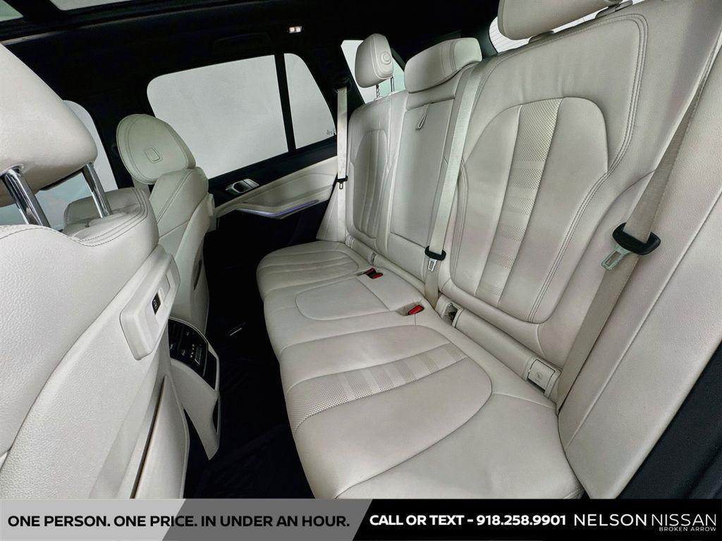 BMW X5 view 25