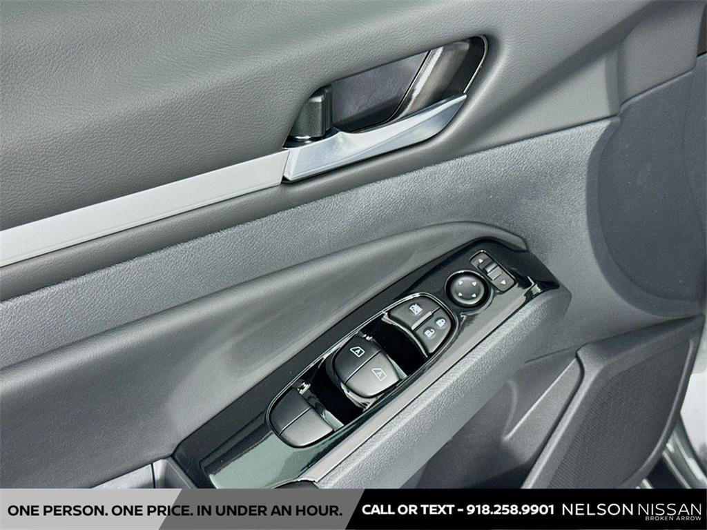 new 2025 Nissan Altima car, priced at $29,099