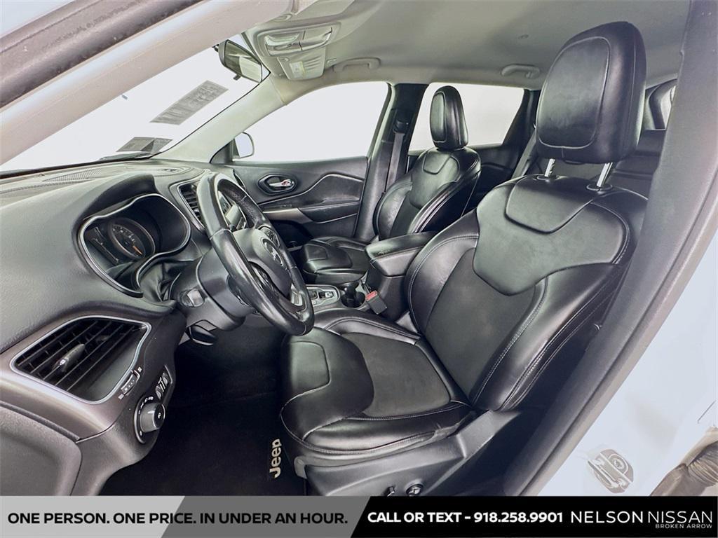 used 2019 Jeep Cherokee car, priced at $12,999