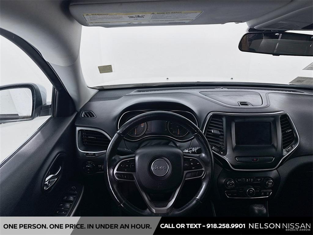 used 2019 Jeep Cherokee car, priced at $12,999