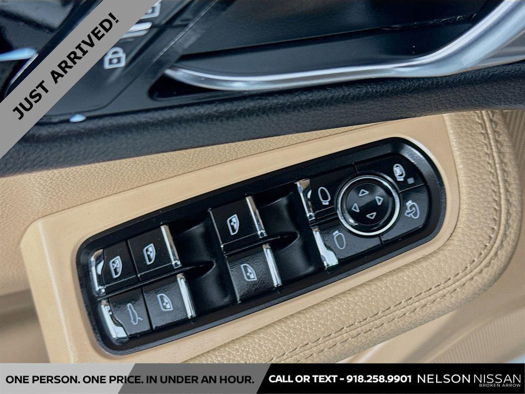 used 2020 Porsche Macan car, priced at $34,991