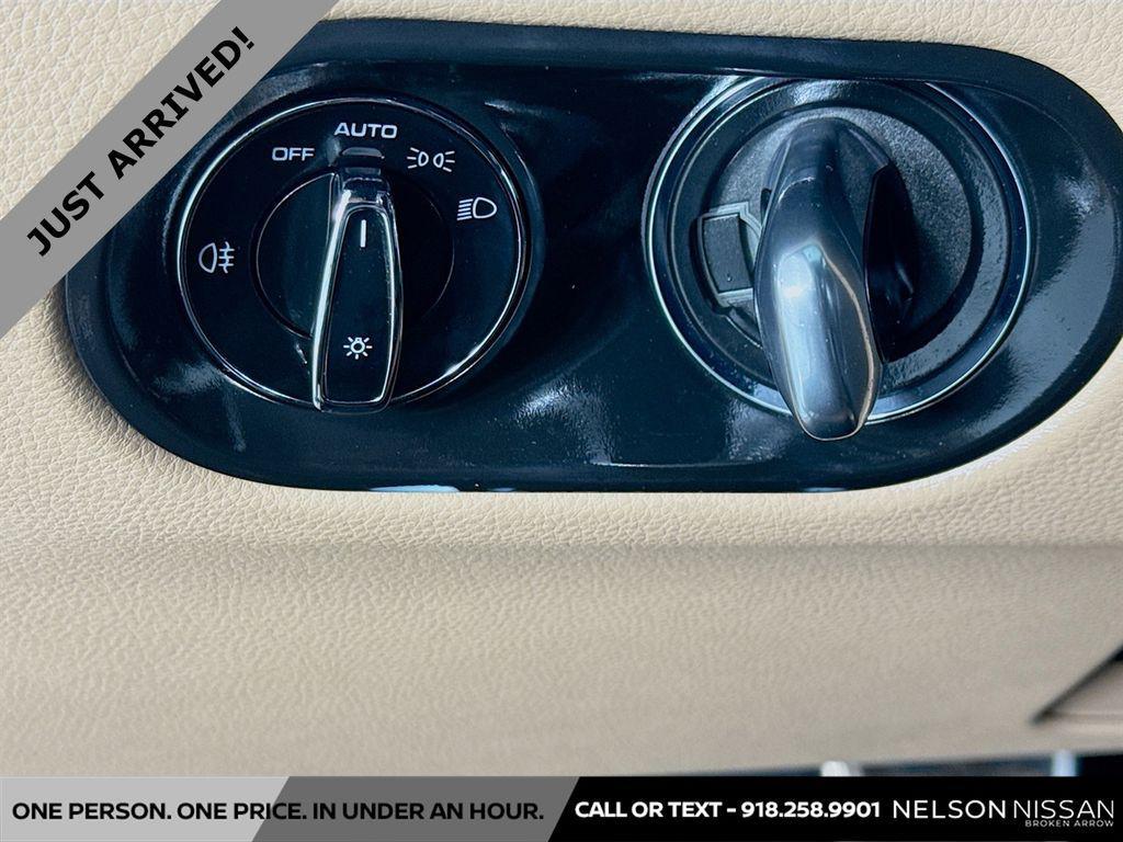 used 2020 Porsche Macan car, priced at $34,991