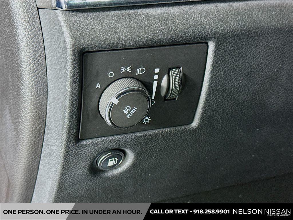used 2016 Jeep Grand Cherokee car, priced at $11,694
