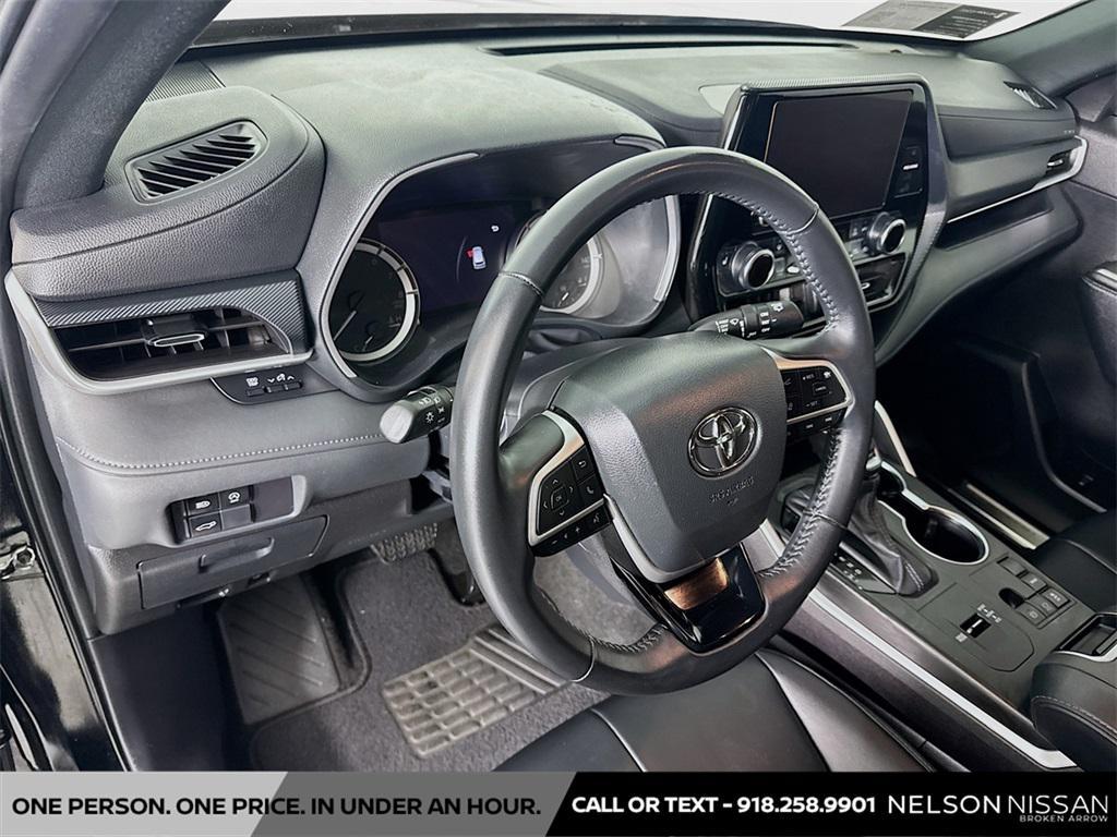 used 2024 Toyota Highlander car, priced at $38,968