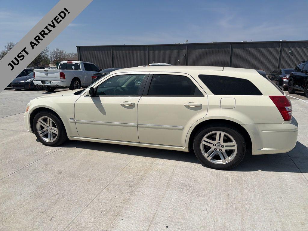 used 2005 Dodge Magnum car, priced at $13,995