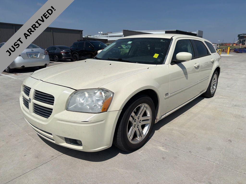 used 2005 Dodge Magnum car, priced at $13,995