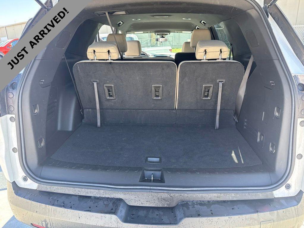 used 2023 Chevrolet Traverse car, priced at $27,694
