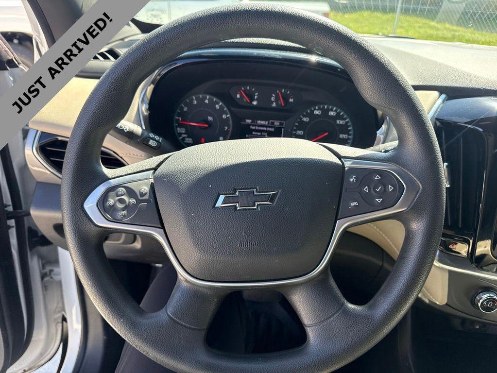 used 2023 Chevrolet Traverse car, priced at $27,694