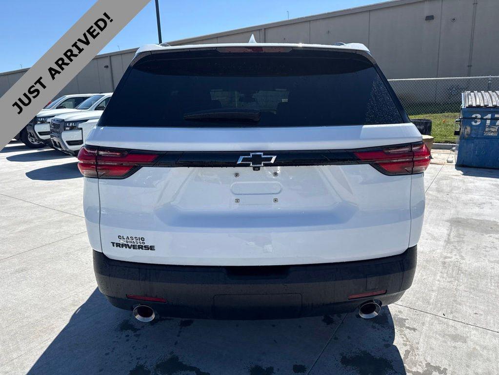 used 2023 Chevrolet Traverse car, priced at $27,694