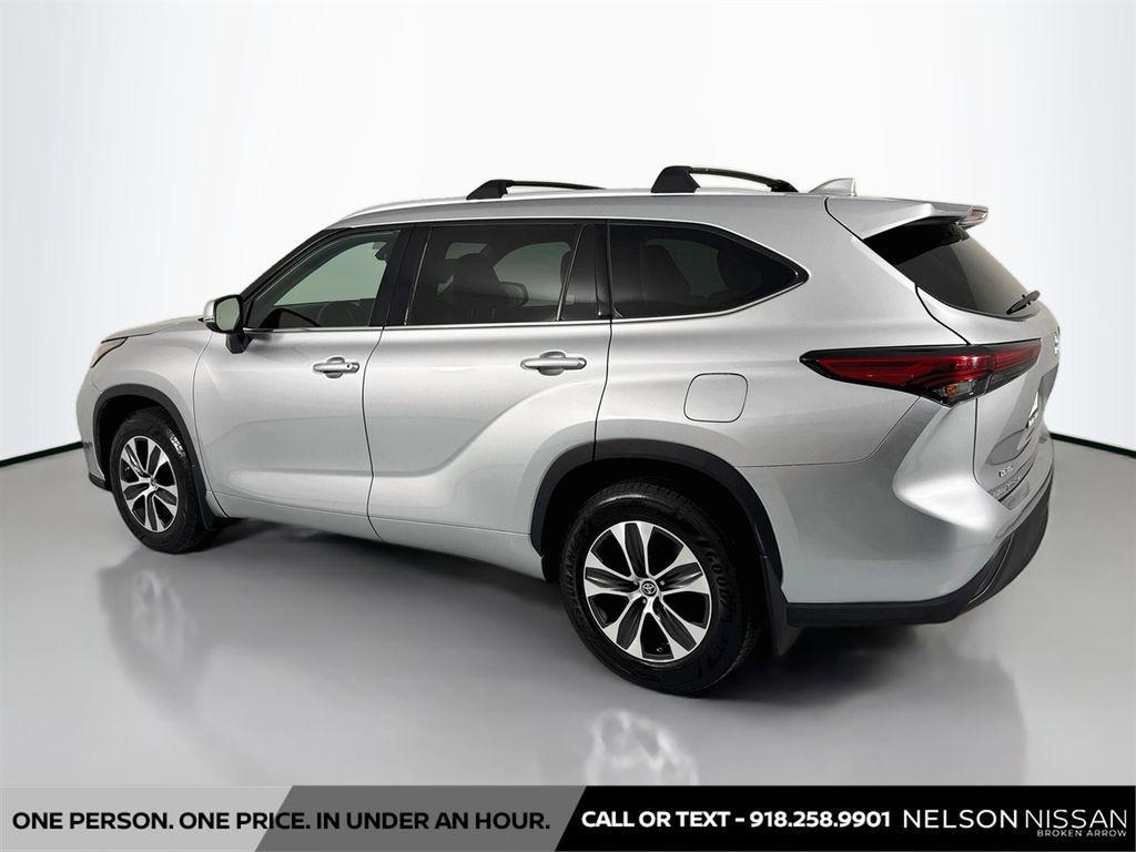 used 2022 Toyota Highlander car, priced at $31,694