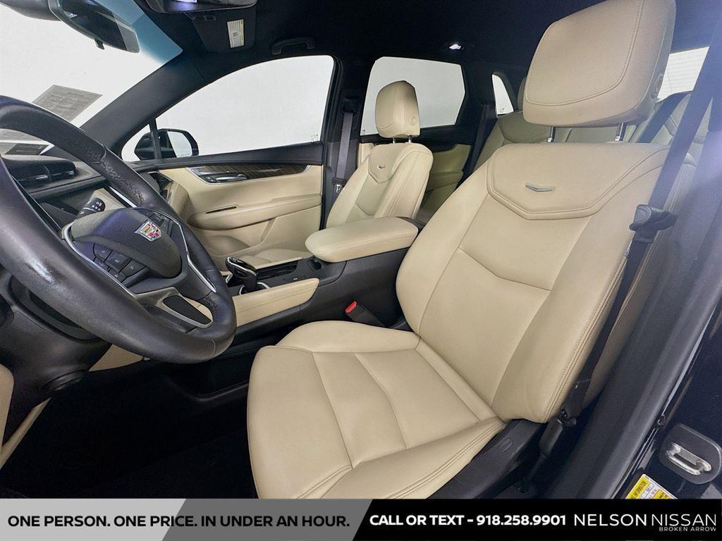 used 2017 Cadillac XT5 car, priced at $15,493