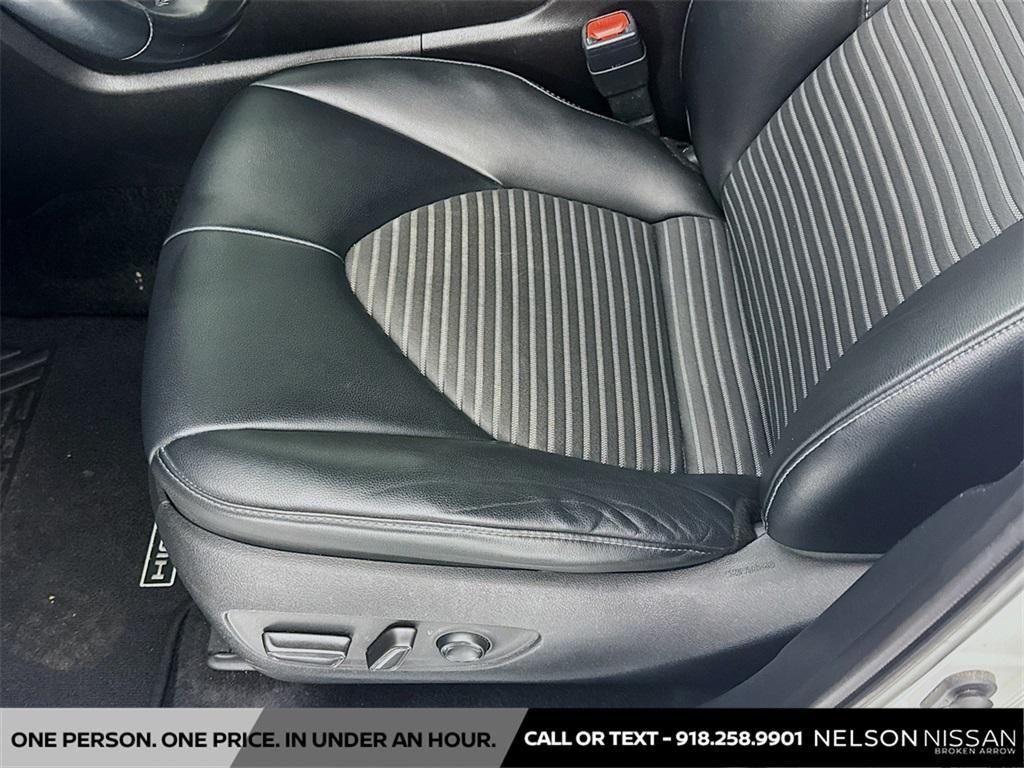 used 2021 Toyota Highlander car, priced at $26,978