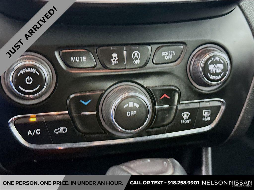 used 2021 Jeep Cherokee car, priced at $13,950