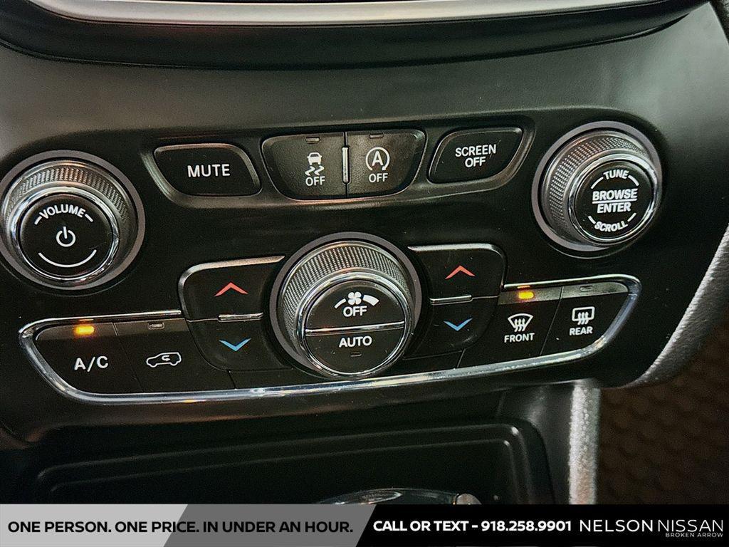 used 2019 Jeep Cherokee car, priced at $15,999