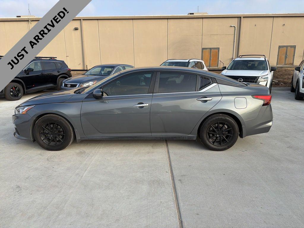 used 2019 Nissan Altima car, priced at $13,999