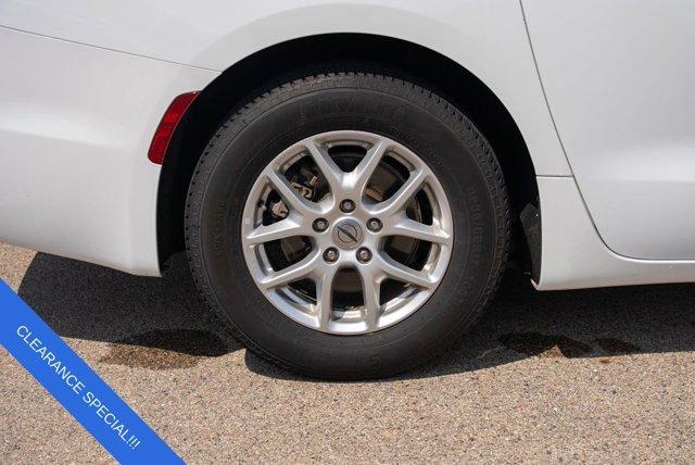 2022 Bright White Clearcoat Chrysler Pacifica