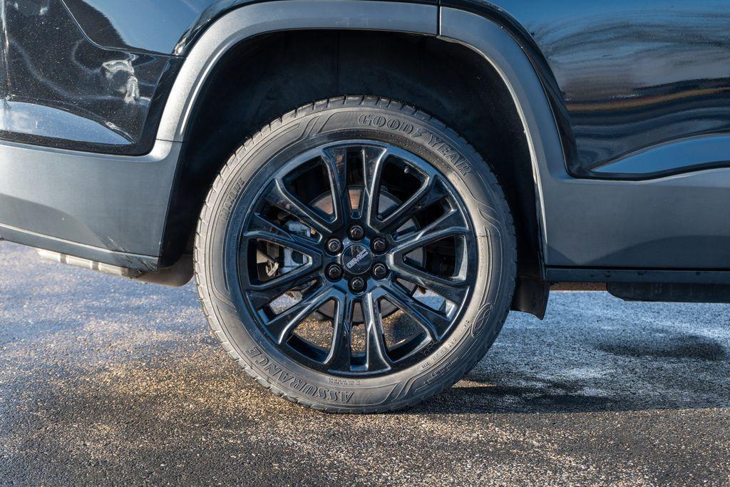 used 2023 GMC Acadia car, priced at $27,991
